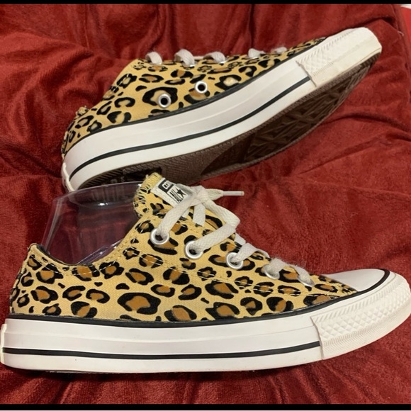 Sneakers - Picture 4 of 8